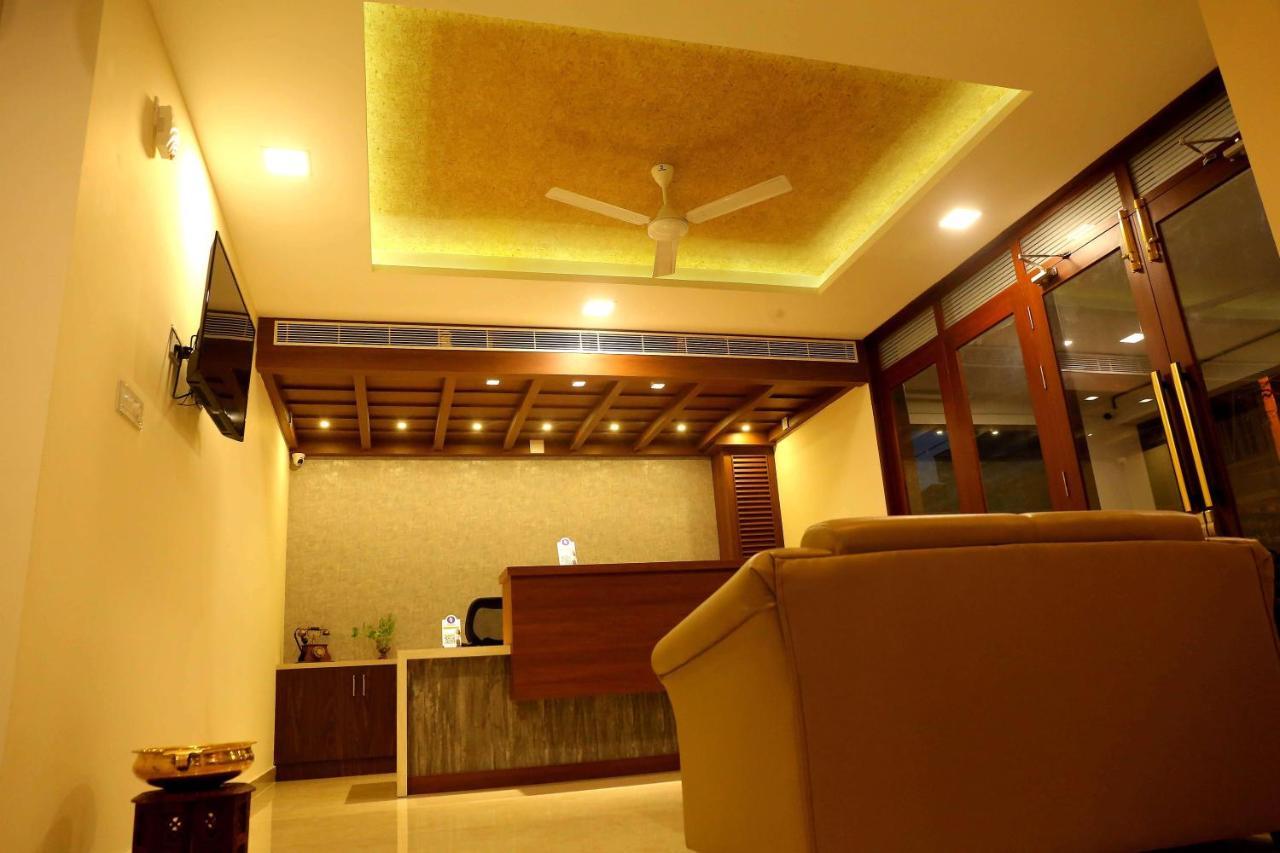 فندق إرناكولامفي  Kira Palace Residency المظهر الخارجي الصورة
