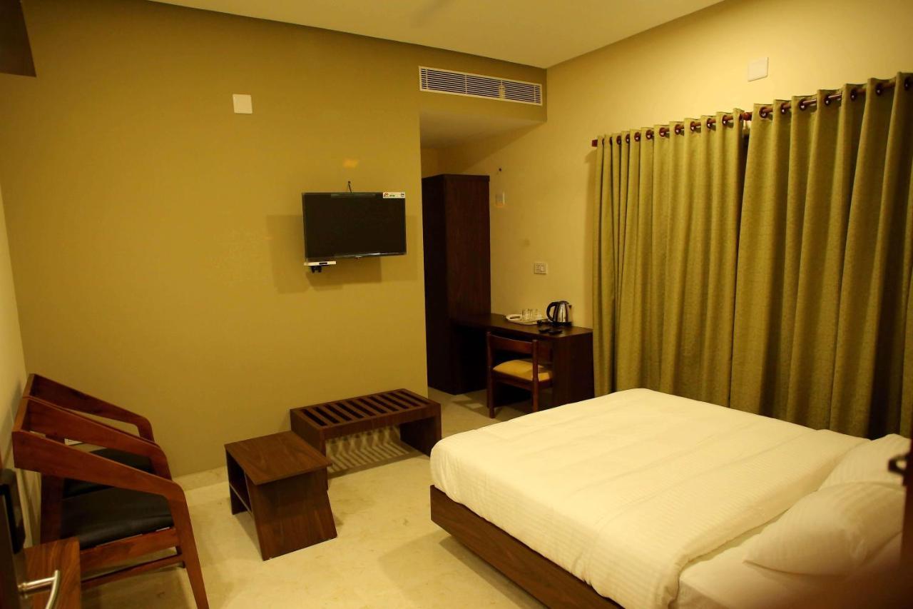 فندق إرناكولامفي  Kira Palace Residency المظهر الخارجي الصورة