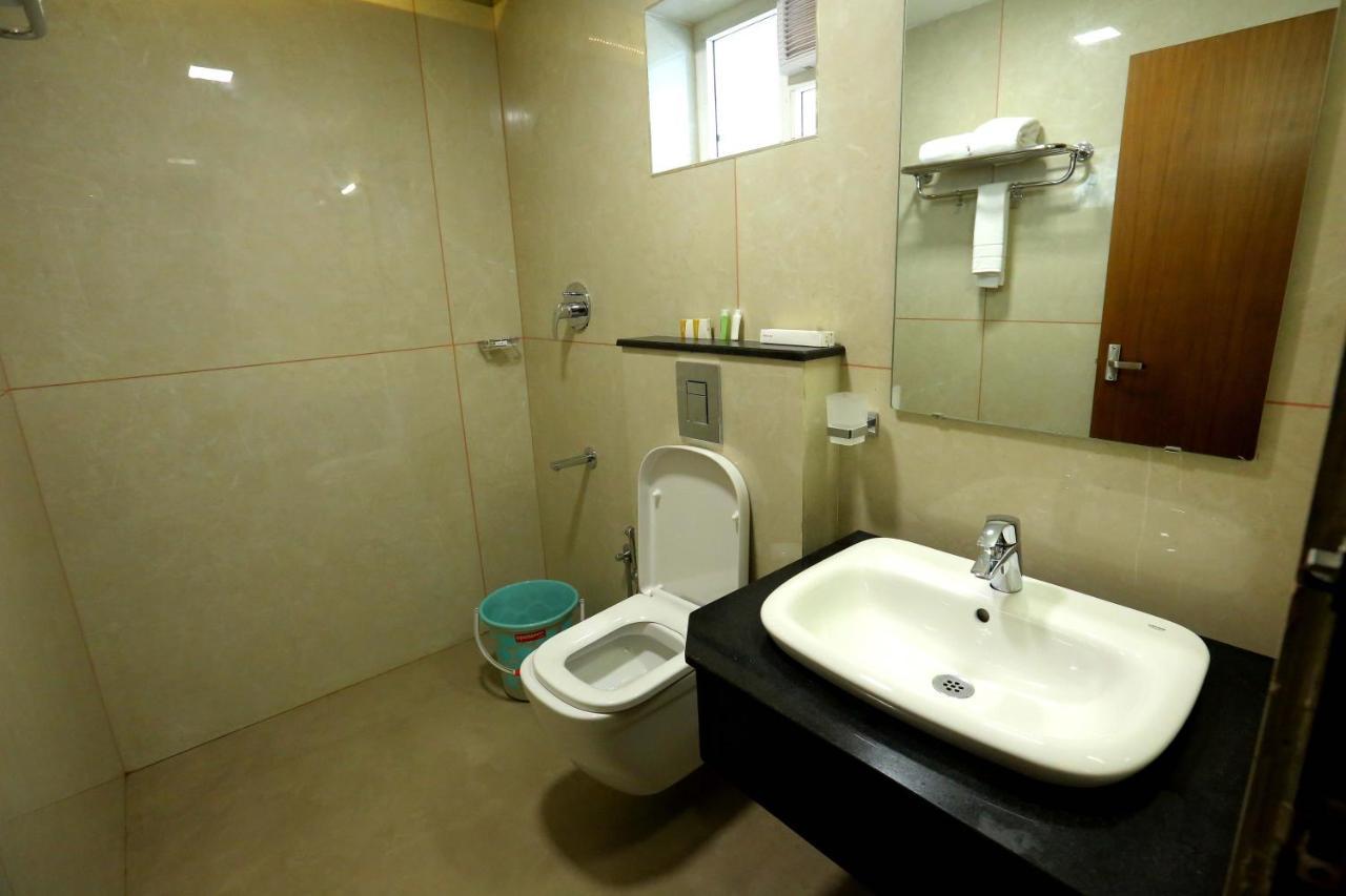 فندق إرناكولامفي  Kira Palace Residency المظهر الخارجي الصورة