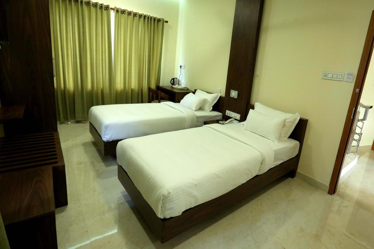 فندق إرناكولامفي  Kira Palace Residency المظهر الخارجي الصورة