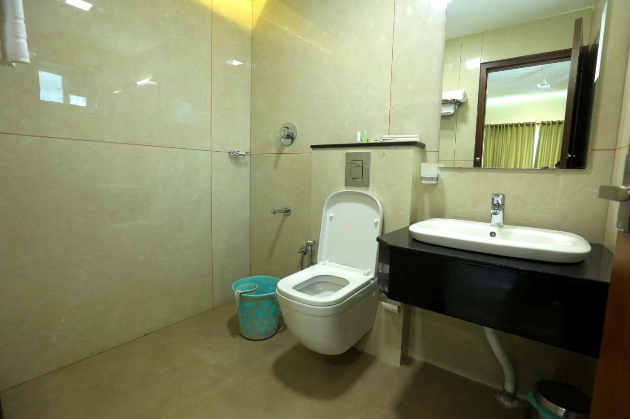 فندق إرناكولامفي  Kira Palace Residency المظهر الخارجي الصورة